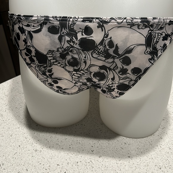 Men’s sexy skull design mini breif - Picture 6 of 10